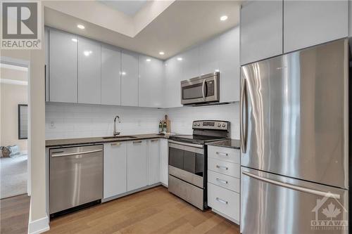 2785 Baseline Road Unit#102, Ottawa, ON - Indoor Photo Showing Kitchen With Upgraded Kitchen