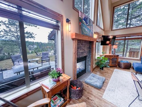43 - 4868 Riverview Drive, Edgewater, BC - Indoor Photo Showing Living Room With Fireplace
