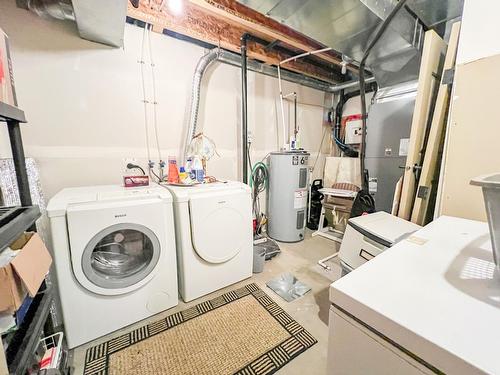 43 - 4868 Riverview Drive, Edgewater, BC - Indoor Photo Showing Laundry Room