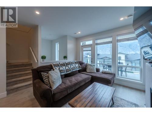 8000 Vedette Drive Unit# 44, Osoyoos, BC - Indoor Photo Showing Living Room
