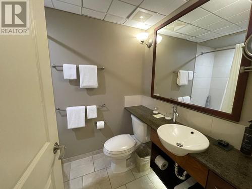 13011 Lakeshore Drive Unit# 234, Summerland, BC - Indoor Photo Showing Bathroom