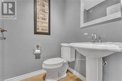 12 Hope Cres, Belleville, ON - Indoor Photo Showing Bathroom