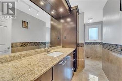 12 Hope Cres, Belleville, ON - Indoor Photo Showing Bathroom