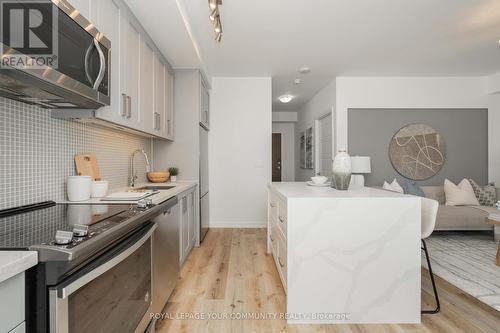 A322 - 241 Sea Ray Avenue, Innisfil, ON - Indoor Photo Showing Kitchen