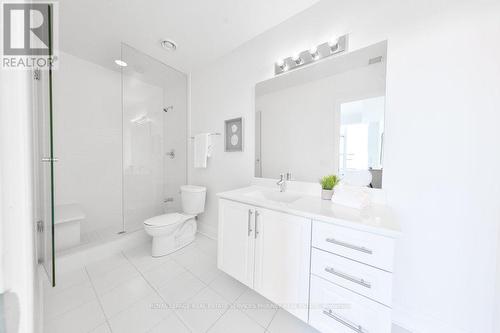 2201 - 1 Hurontario Street, Mississauga, ON - Indoor Photo Showing Bathroom
