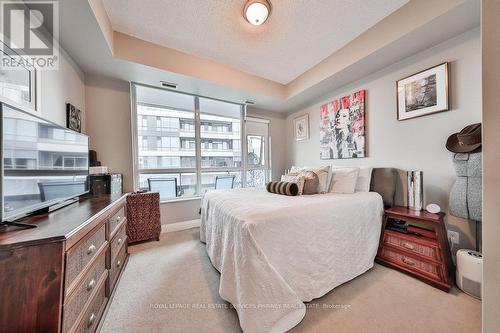#619 -1 Hurontario St, Mississauga, ON - Indoor Photo Showing Bedroom