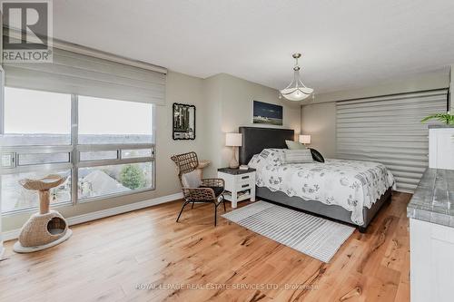 1208 - 2185 Marine Drive, Oakville, ON - Indoor Photo Showing Bedroom
