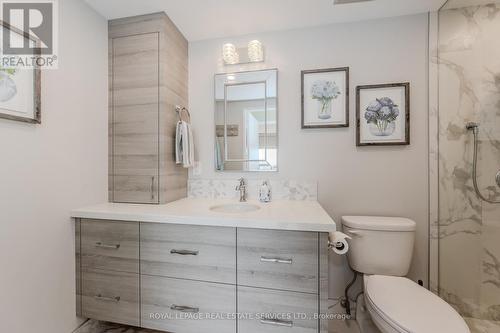 1208 - 2185 Marine Drive, Oakville, ON - Indoor Photo Showing Bedroom