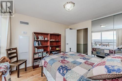 1208 - 2185 Marine Drive, Oakville, ON - Indoor Photo Showing Bedroom