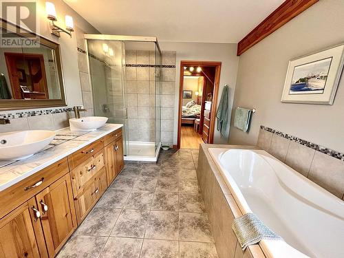 2902 Gold Digger Drive, 150 Mile House, BC - Indoor Photo Showing Bathroom