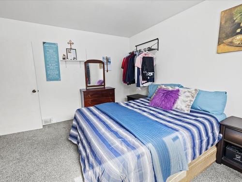 248 Munroe Avenue, Winnipeg, MB - Indoor Photo Showing Bedroom