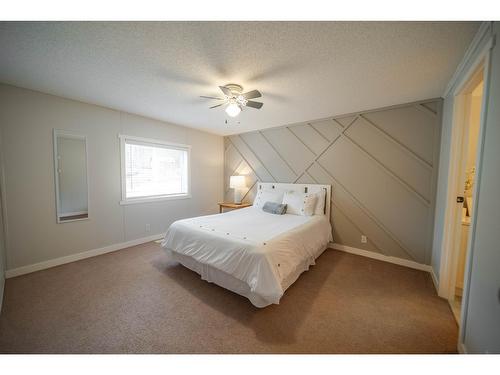 2612 Rosen Lk Ld Acc Road, Jaffray, BC - Indoor Photo Showing Bedroom