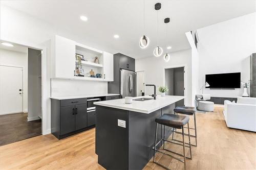 34 Firestone Drive, Winnipeg, MB - Indoor Photo Showing Kitchen With Upgraded Kitchen