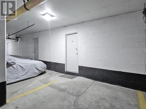 #207 -47 York Mills Rd, Toronto, ON - Indoor Photo Showing Garage