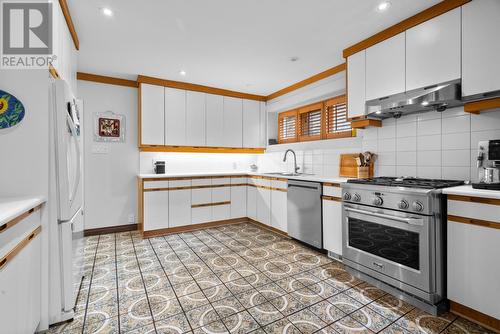 101 Lyndhurst Avenue, Toronto, ON - Indoor Photo Showing Kitchen