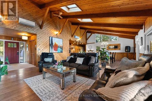 33 B Jade Bay Road, Bancroft, ON - Indoor Photo Showing Living Room