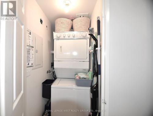 #303 -2300 Parkhaven Blvd, Oakville, ON - Indoor Photo Showing Laundry Room