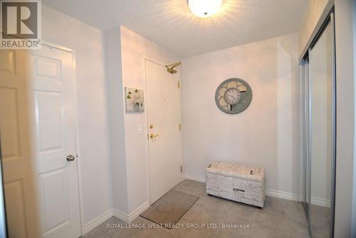 #303 -2300 Parkhaven Blvd, Oakville, ON - Indoor Photo Showing Other Room