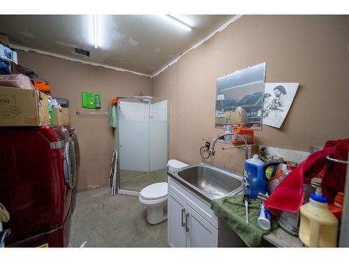 3996 Galloway Frontage Road, Galloway, BC - Indoor