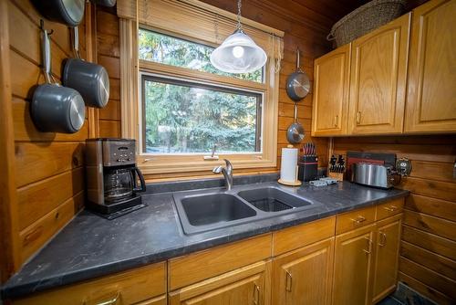 6291 Tie Lake Shore Road N, Jaffray, BC - Indoor Photo Showing Kitchen With Double Sink