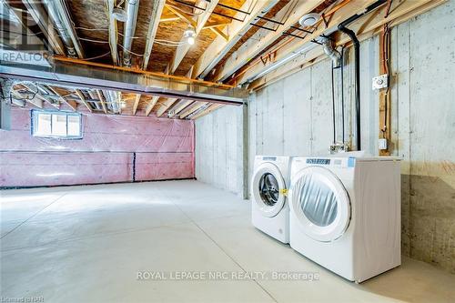 #19 -121A Moffatt St, St. Catharines, ON - Indoor Photo Showing Laundry Room
