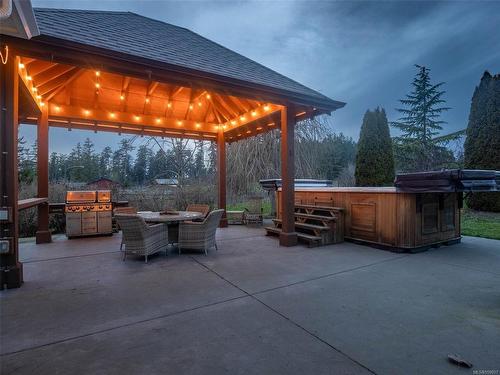 802 Towner Park Rd, North Saanich, BC - Outdoor With Deck Patio Veranda