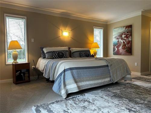 2809 Herd Rd, Duncan, BC - Indoor Photo Showing Bedroom