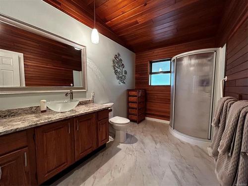 2809 Herd Rd, Duncan, BC - Indoor Photo Showing Bathroom