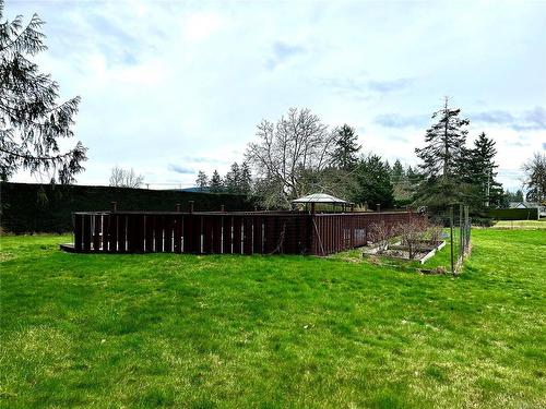 2809 Herd Rd, Duncan, BC - Outdoor With Backyard