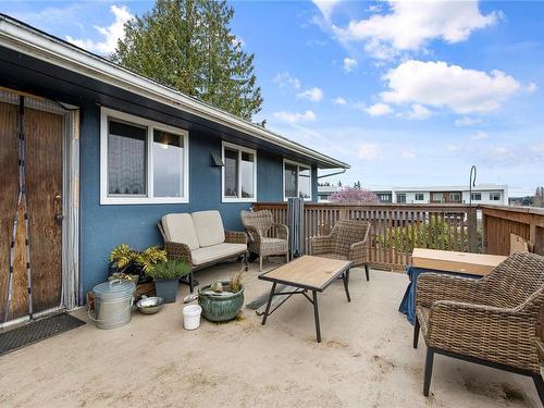 346 Watfield Ave, Nanaimo, BC - Outdoor With Deck Patio Veranda With Exterior