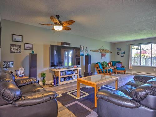 19-1893 Tzouhalem Rd, Duncan, BC - Indoor Photo Showing Living Room