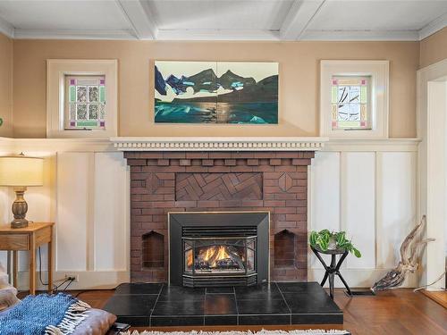 55 Logan Ave, Saanich, BC - Indoor Photo Showing Living Room With Fireplace