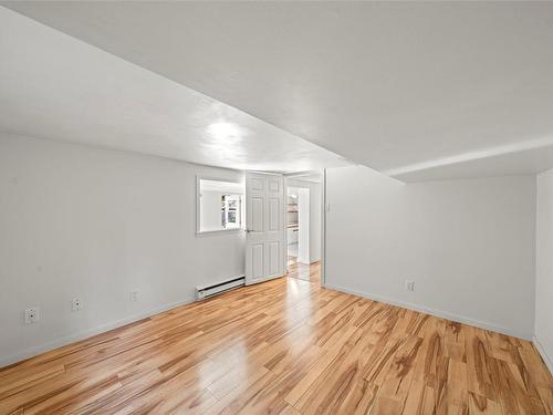 55 Logan Ave, Saanich, BC - Indoor Photo Showing Other Room