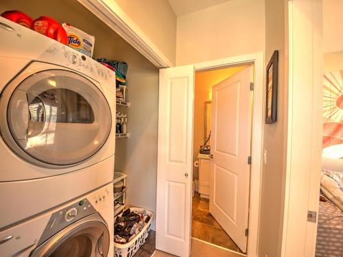 12-175 Holloway Drive, Kamloops, BC - Indoor Photo Showing Laundry Room