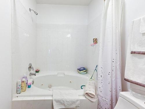 29-1580 Springhill Drive, Kamloops, BC - Indoor Photo Showing Bathroom