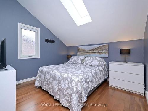3 Belvedere Blvd, New Tecumseth, ON - Indoor Photo Showing Bedroom