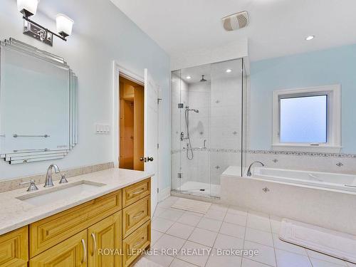 2155 19Th Sdrd, King, ON - Indoor Photo Showing Bathroom