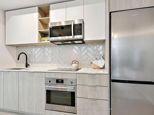 1209-36 Zorra St, Toronto, ON - Indoor Photo Showing Kitchen With Upgraded Kitchen