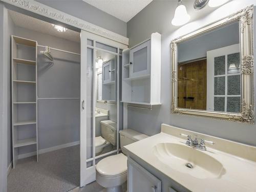 107-983 Bernard Avenue, Kelowna, BC - Indoor Photo Showing Bathroom