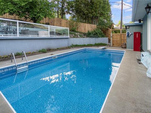 3700 9Th Avenue, Castlegar, BC - Outdoor With In Ground Pool With Backyard