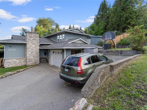 3700 9Th Avenue, Castlegar, BC - Outdoor