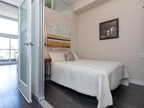 402-1121 Fort St, Victoria, BC - Indoor Photo Showing Bedroom