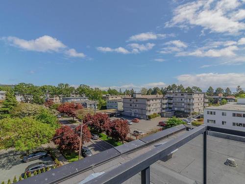402-1121 Fort St, Victoria, BC - Outdoor With Balcony With View