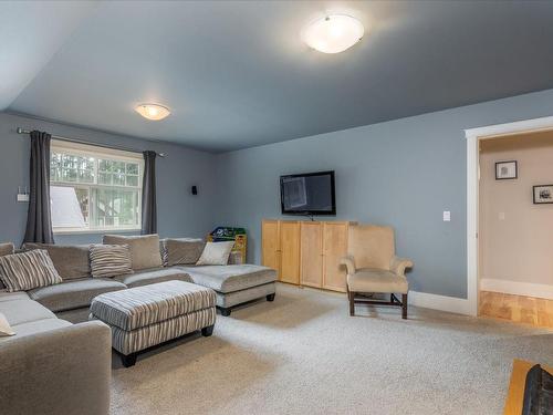 838 Rivers Edge Dr, Nanoose Bay, BC - Indoor Photo Showing Living Room
