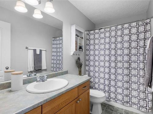 1726 Settler Rd, Qualicum Beach, BC - Indoor Photo Showing Bathroom