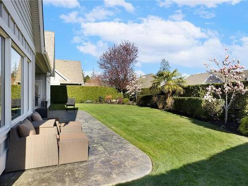 835 Bluffs Dr, Qualicum Beach, BC - Outdoor