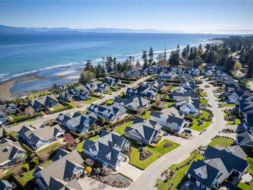 835 Bluffs Dr, Qualicum Beach, BC - Outdoor With Body Of Water With View