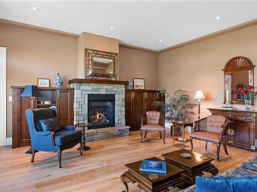 827 Bluffs Dr, Qualicum Beach, BC - Indoor Photo Showing Living Room With Fireplace