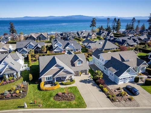 827 Bluffs Dr, Qualicum Beach, BC - Outdoor With Body Of Water With View
