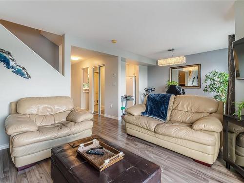 23-941 Malone Rd, Ladysmith, BC - Indoor Photo Showing Living Room